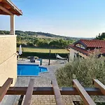 Stella - Gourmet Breakfast, Wellness & Pool Villa Višnjan
