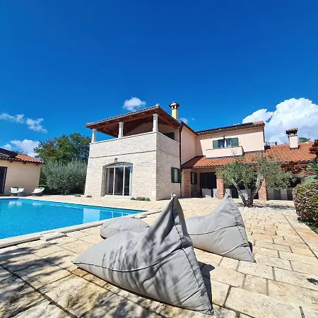 Spacious Villa With Pool, Indoor Jacuzzi And Sauna Near Porec *