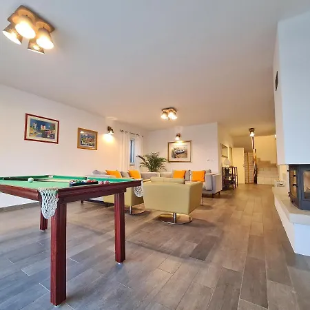 Spacious Villa With Pool, Indoor Jacuzzi And Sauna Near Porec Villa