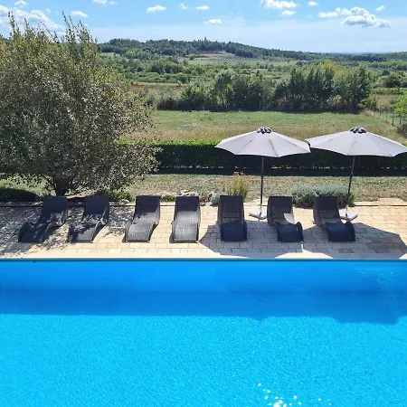 Villa Spacious Villa With Pool, Indoor Jacuzzi And Sauna Near Porec Visnjan