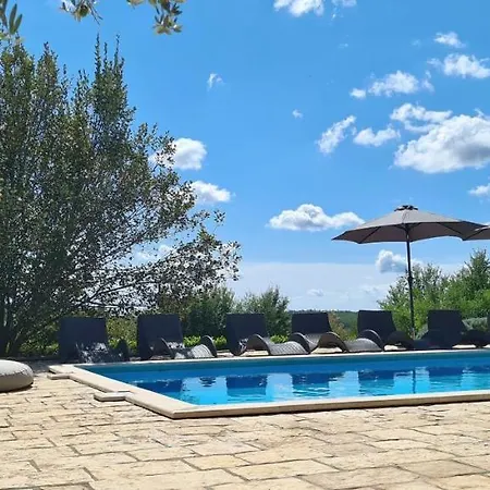 Spacious Villa With Pool, Indoor Jacuzzi And Sauna Near Porec Visnjan