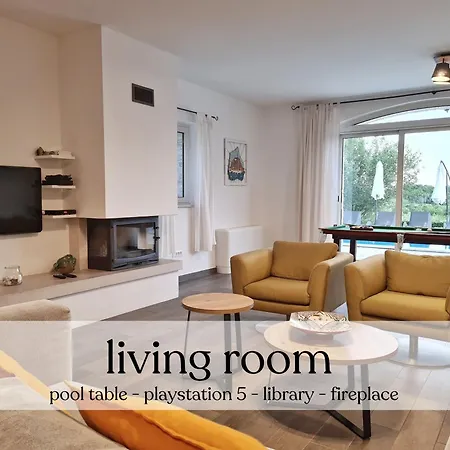 Villa Spacious Villa With Pool, Indoor Jacuzzi And Sauna Near Porec *