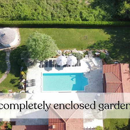 Villa Spacious With Pool, Indoor Jacuzzi And Sauna Near Porec Višnjan