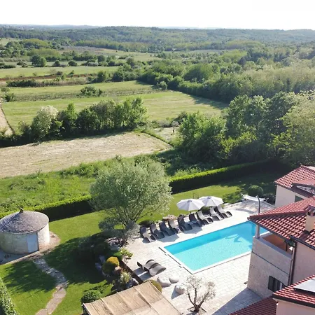 Spacious With Pool, Indoor Jacuzzi And Sauna Near Porec * Višnjan