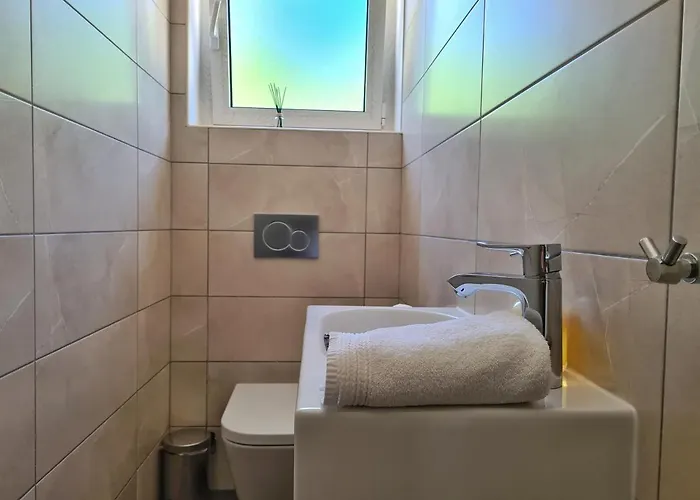 Spacious With Pool, Indoor Jacuzzi And Sauna Near Porec