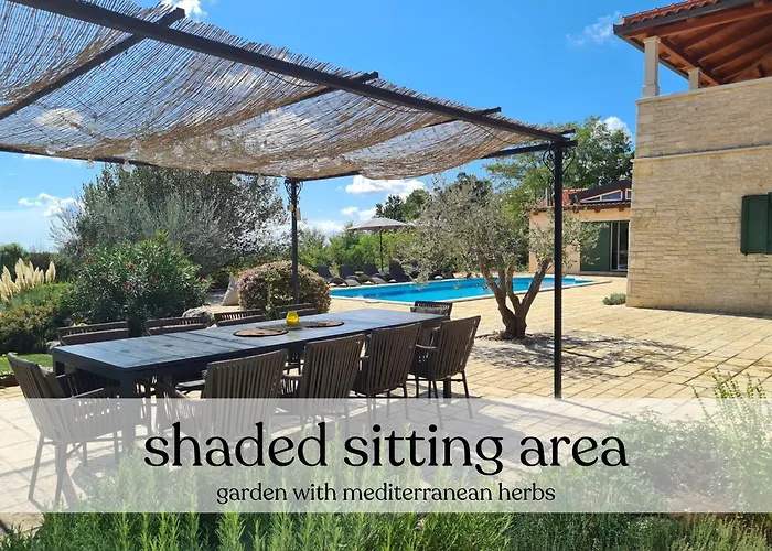 Spacious With Pool, Indoor Jacuzzi And Sauna Near Porec Višnjan