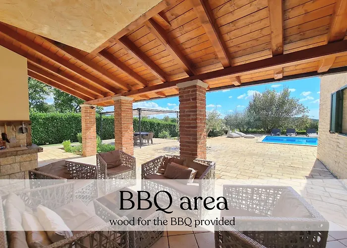 Spacious With Pool, Indoor Jacuzzi And Sauna Near Porec Villa