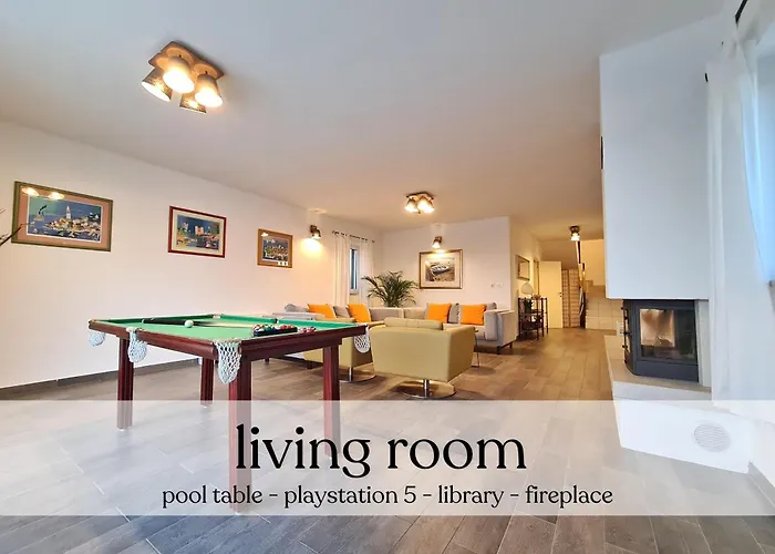 Spacious With Pool, Indoor Jacuzzi And Sauna Near Porec Villa *