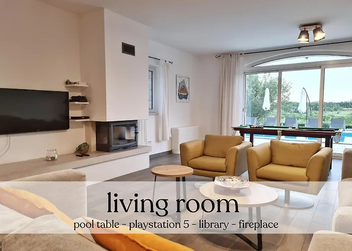 Villa Spacious With Pool, Indoor Jacuzzi And Sauna Near Porec *
