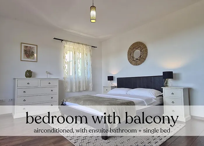 Villa Spacious With Pool, Indoor Jacuzzi And Sauna Near Porec Višnjan