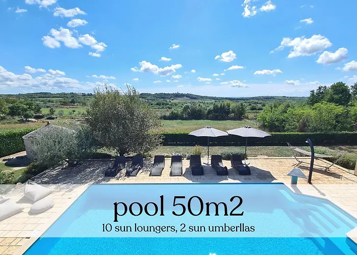 Villa Spacious With Pool, Indoor Jacuzzi And Sauna Near Porec *